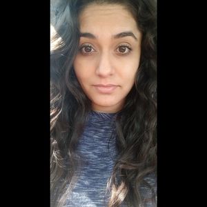 Meet your Posher, Isela